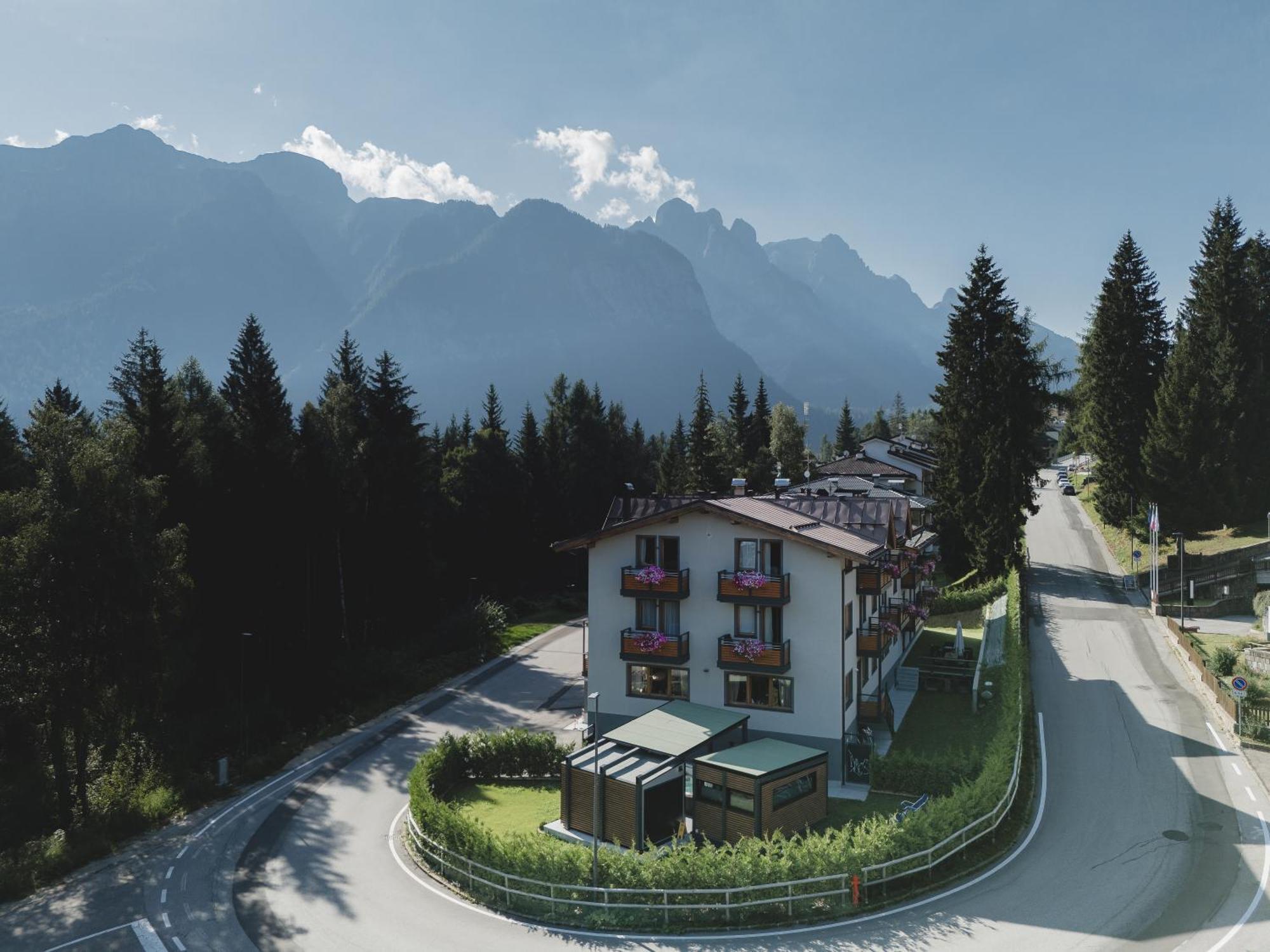 Hotel Fantelli Folgarida Luaran gambar